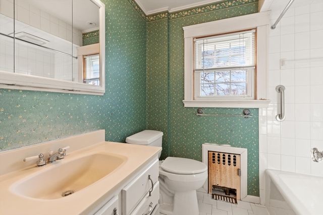 11 Poplar St, Belmont, MA 02478