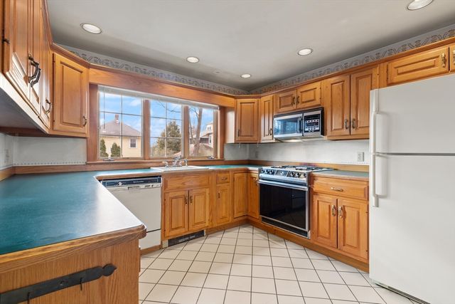 11 Poplar St, Belmont, MA 02478