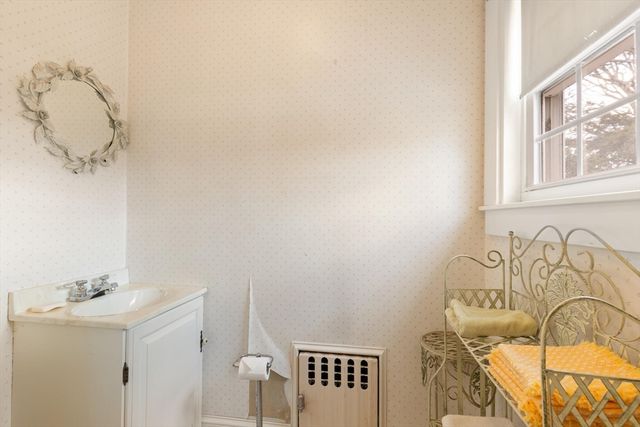 11 Poplar St, Belmont, MA 02478