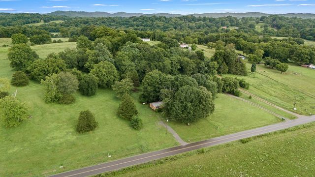 97 Delina Boonshill Rd, Petersburg, TN 37144