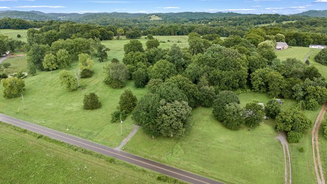 97 Delina Boonshill Rd, Petersburg, TN 37144