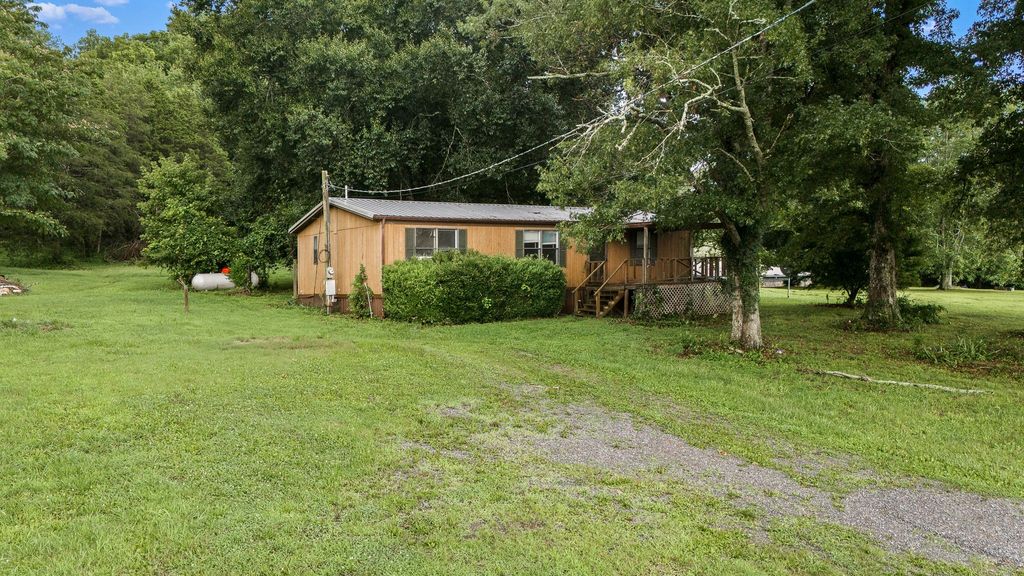 97 Delina Boonshill Rd, Petersburg, TN 37144