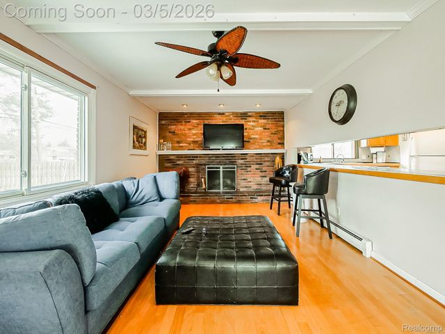 31745 Schoolcraft, Fraser, MI 48026