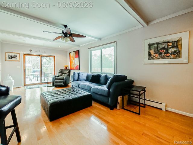 31745 Schoolcraft, Fraser, MI 48026