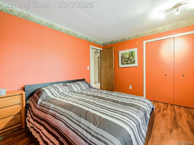 31745 Schoolcraft, Fraser, MI 48026