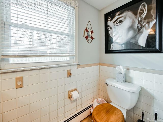 31745 Schoolcraft, Fraser, MI 48026