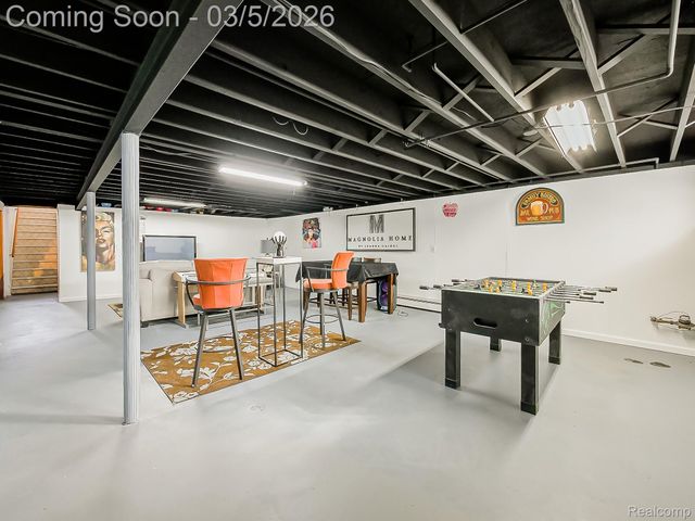 31745 Schoolcraft, Fraser, MI 48026