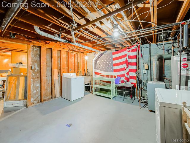 31745 Schoolcraft, Fraser, MI 48026