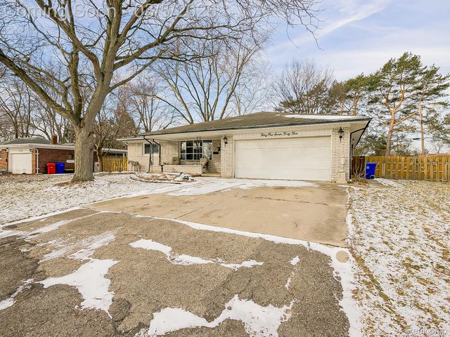 31745 Schoolcraft, Fraser, MI 48026