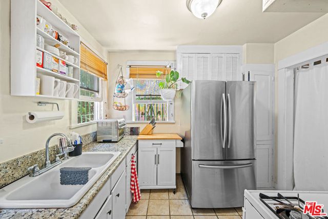 6104 Winans Drive, Los Angeles, CA 90068