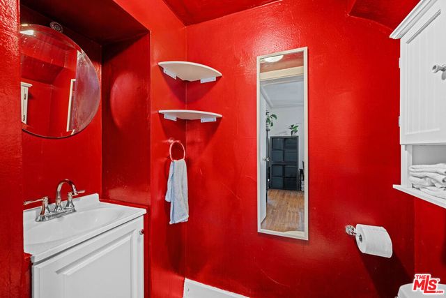 6104 Winans Drive, Los Angeles, CA 90068