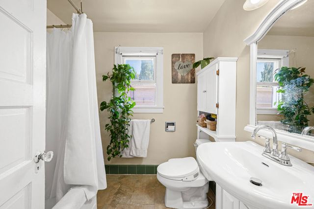 6104 Winans Drive, Los Angeles, CA 90068