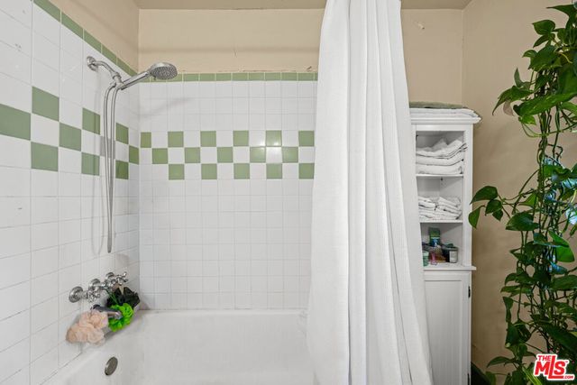 6104 Winans Drive, Los Angeles, CA 90068