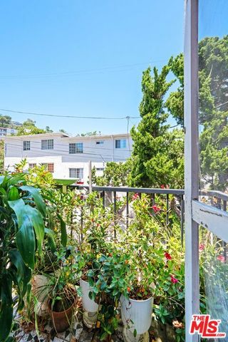 6104 Winans Drive, Los Angeles, CA 90068