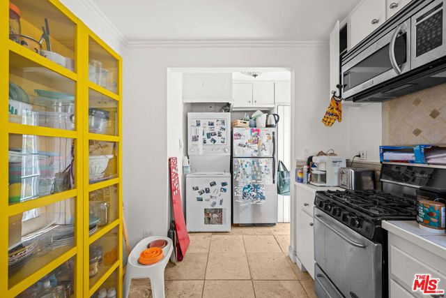 6104 Winans Drive, Los Angeles, CA 90068