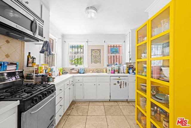 6104 Winans Drive, Los Angeles, CA 90068