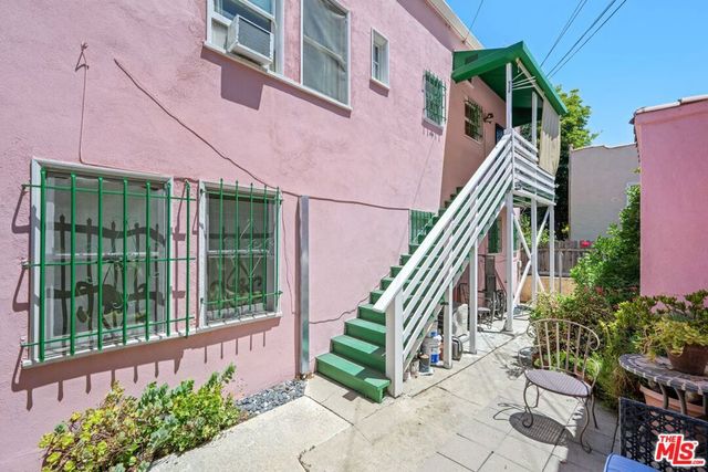 6104 Winans Drive, Los Angeles, CA 90068