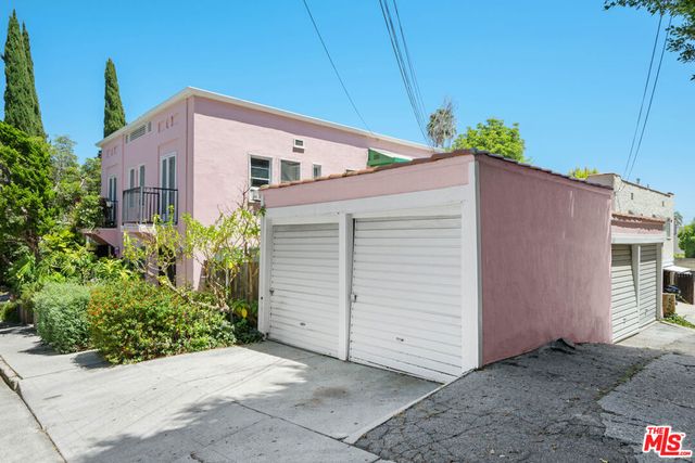 6104 Winans Drive, Los Angeles, CA 90068
