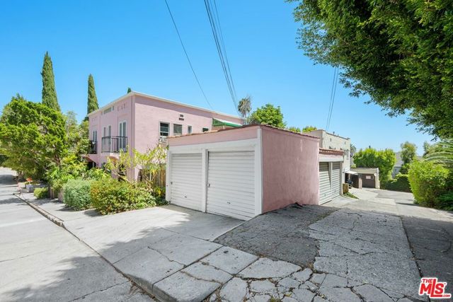 6104 Winans Drive, Los Angeles, CA 90068