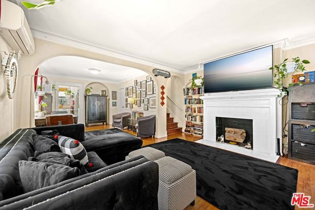6104 Winans Drive, Los Angeles, CA 90068