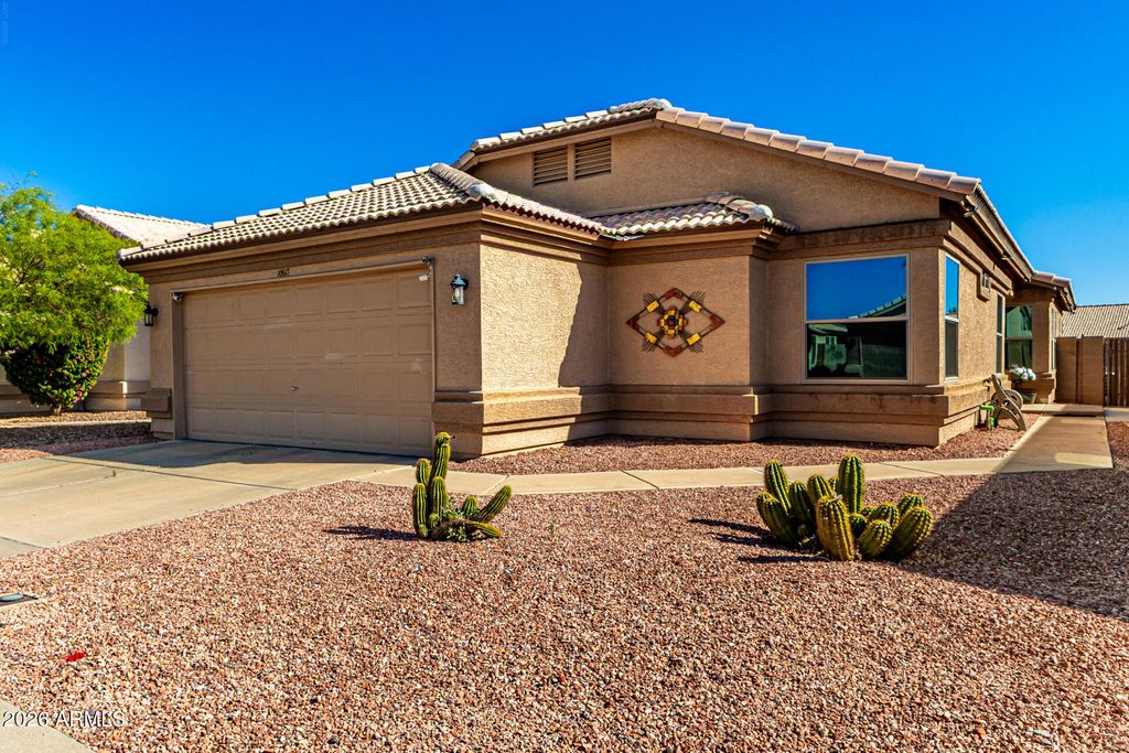 Image 1 of property listing at 10617 W RUNION Drive, Peoria, AZ 85382