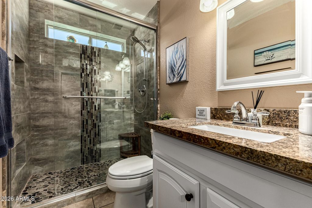 Image 15 of property listing at 10617 W RUNION Drive, Peoria, AZ 85382