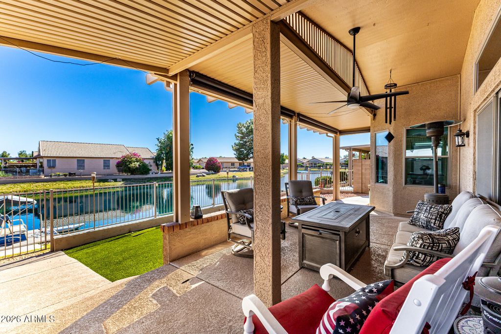 Image 18 of property listing at 10617 W RUNION Drive, Peoria, AZ 85382