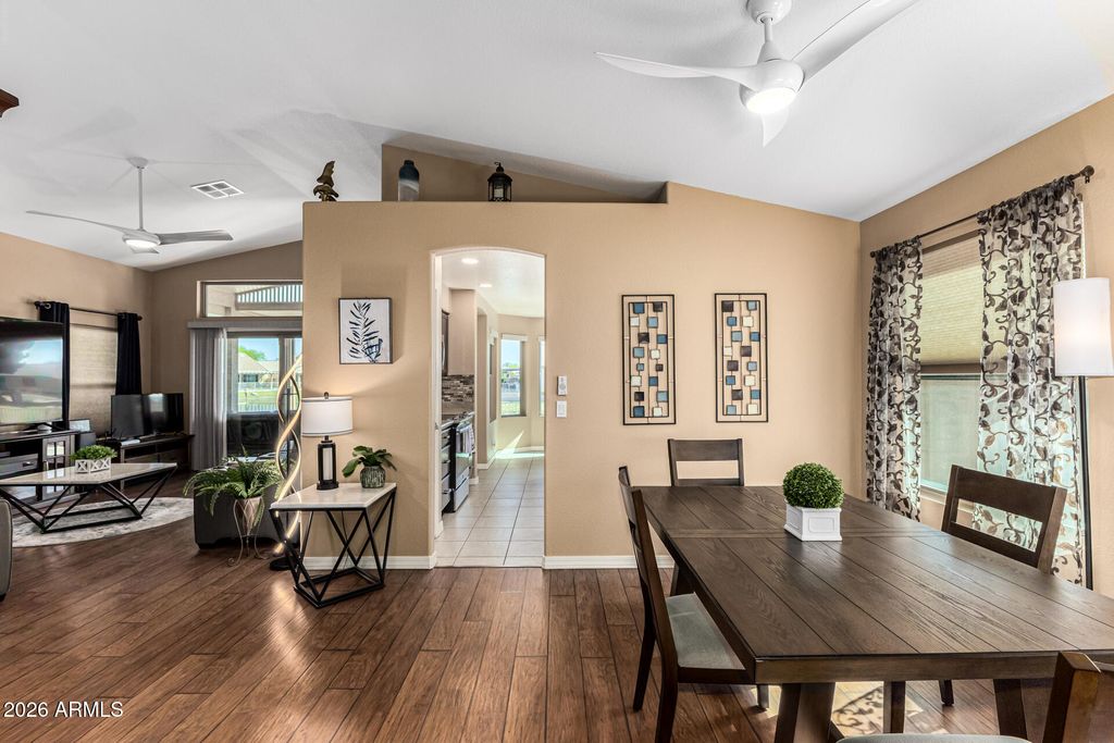 Image 2 of property listing at 10617 W RUNION Drive, Peoria, AZ 85382