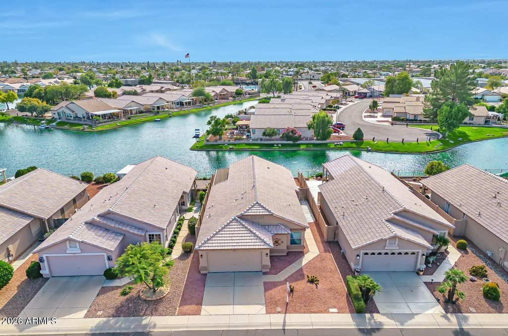 Image 20 of property listing at 10617 W RUNION Drive, Peoria, AZ 85382