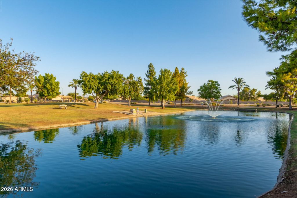 Image 24 of property listing at 10617 W RUNION Drive, Peoria, AZ 85382