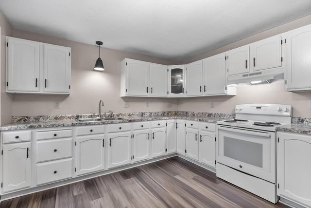1200 FIELDCREST DRIVE, Menasha, WI 54952
