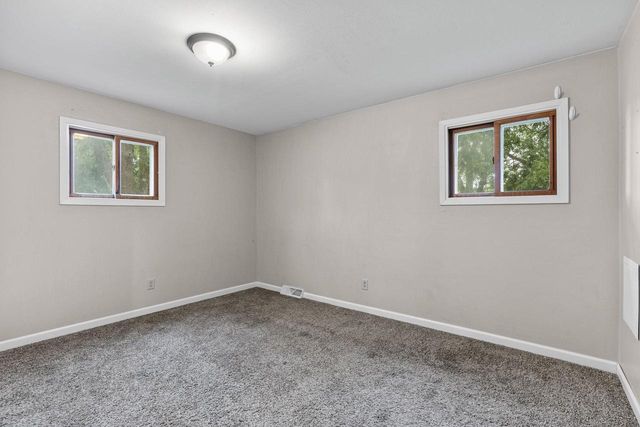1200 FIELDCREST DRIVE, Menasha, WI 54952