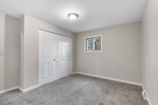 1200 FIELDCREST DRIVE, Menasha, WI 54952