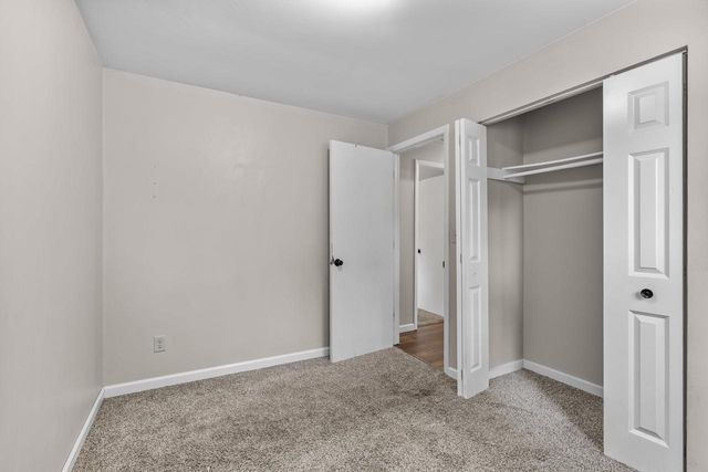 1200 FIELDCREST DRIVE, Menasha, WI 54952