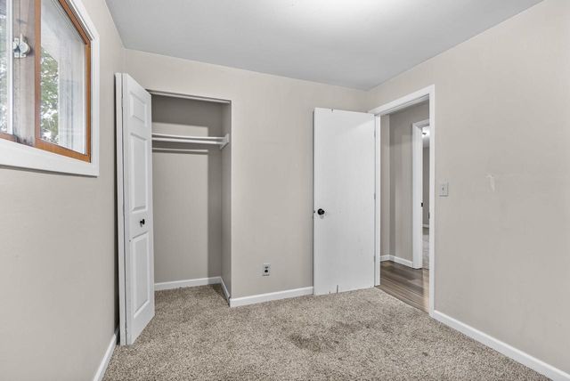 1200 FIELDCREST DRIVE, Menasha, WI 54952