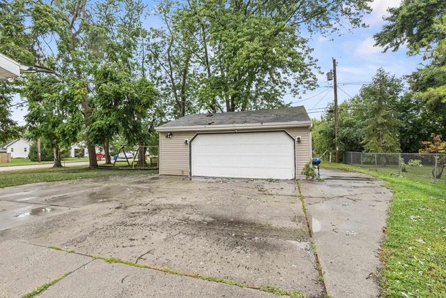 1200 FIELDCREST DRIVE, Menasha, WI 54952