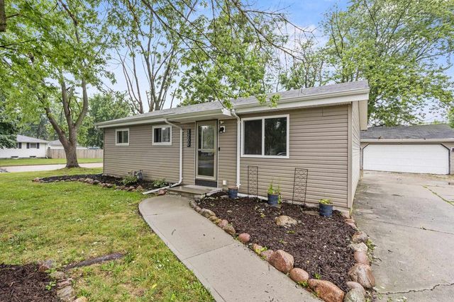 1200 FIELDCREST DRIVE, Menasha, WI 54952