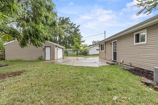 1200 FIELDCREST DRIVE, Menasha, WI 54952