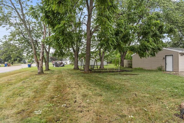 1200 FIELDCREST DRIVE, Menasha, WI 54952