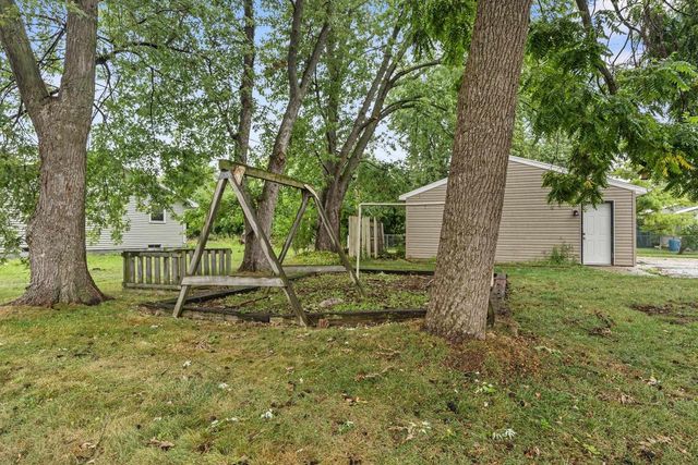 1200 FIELDCREST DRIVE, Menasha, WI 54952