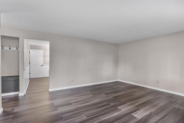 1200 FIELDCREST DRIVE, Menasha, WI 54952