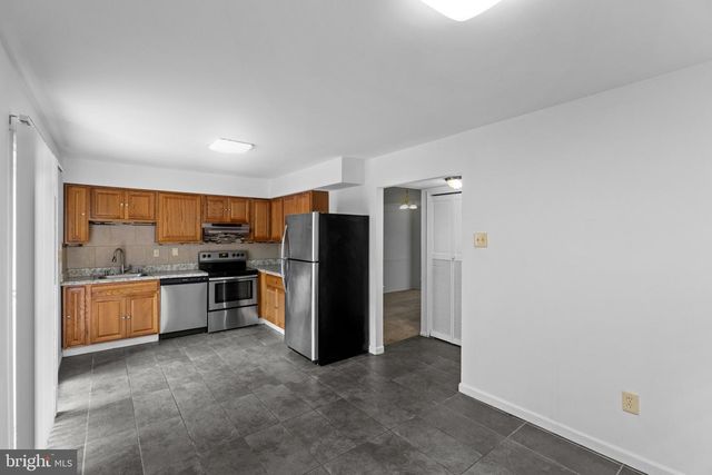 12000 DOVE CIR, Laurel, MD 20708