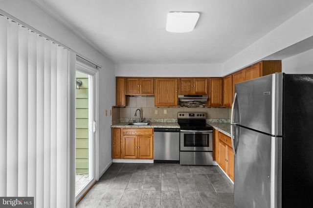 12000 DOVE CIR, Laurel, MD 20708