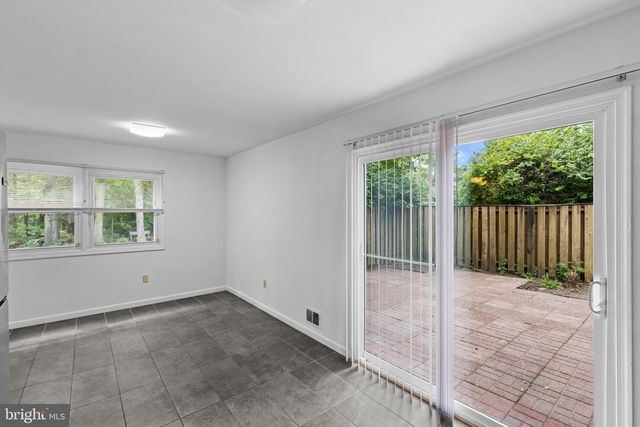 12000 DOVE CIR, Laurel, MD 20708