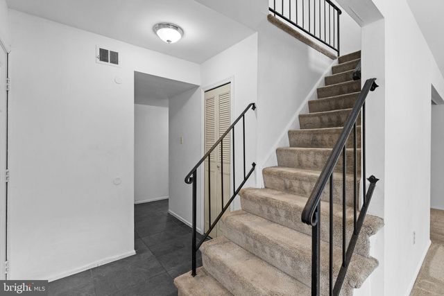 12000 DOVE CIR, Laurel, MD 20708