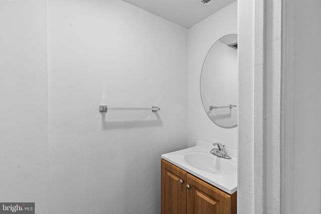 12000 DOVE CIR, Laurel, MD 20708