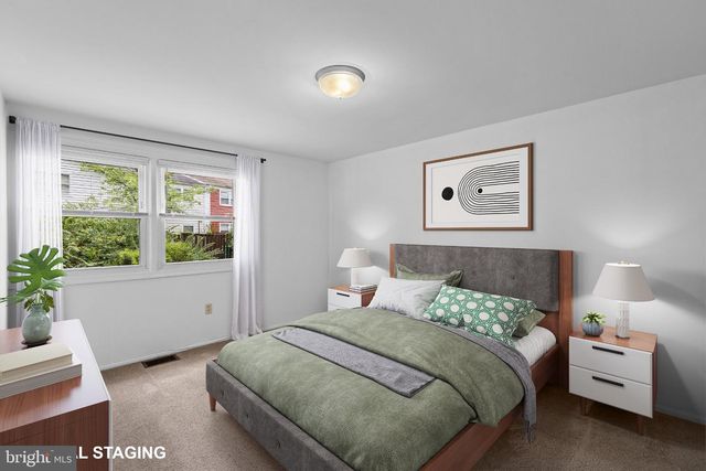 12000 DOVE CIR, Laurel, MD 20708