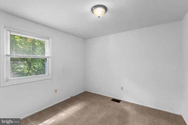 12000 DOVE CIR, Laurel, MD 20708