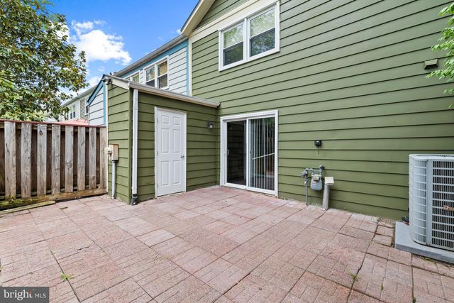 12000 DOVE CIR, Laurel, MD 20708