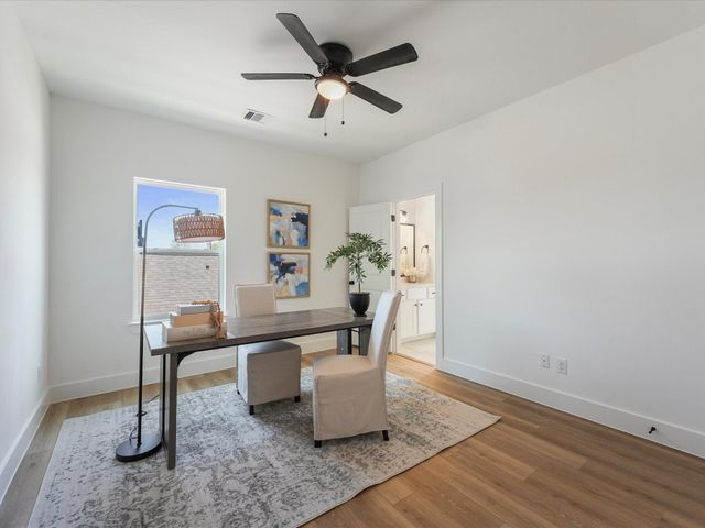 1913 Dewalt St, Houston, TX 77088